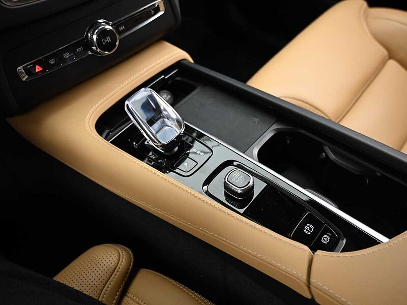 Volvo  Ultimate, B6 AWD mild hybrid, 가솔린, Bright, 7 좌석