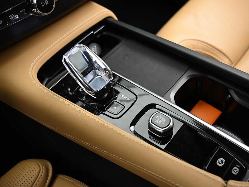 Volvo  Ultimate, B6 AWD mild hybrid, 가솔린, Bright, 7 좌석