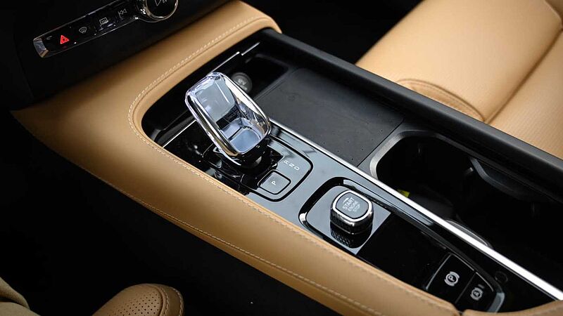 Volvo  Recharge Ultimate, T8 AWD 플러그-인 하이브리드, 전기/가솔린, 브라이트, 7 좌석