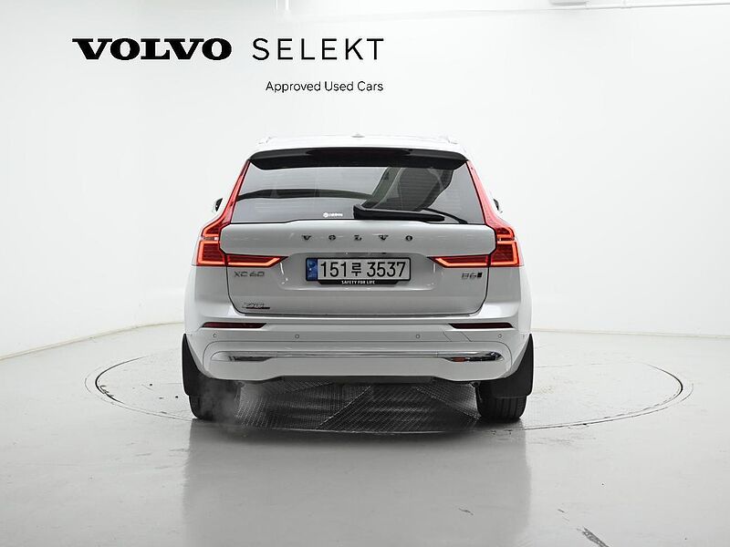 Volvo  Ultimate, B6 AWD mild hybrid, 가솔린, Bright