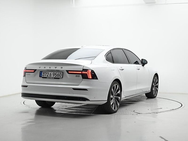 Volvo  Ultra, B5 마일드 하이브리드, 가솔린, 다크