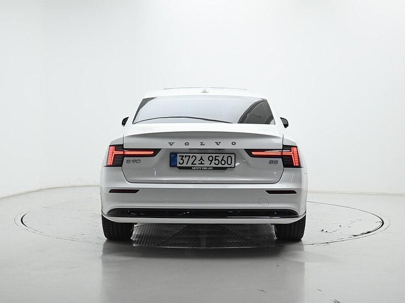 Volvo  Ultra, B5 마일드 하이브리드, 가솔린, 다크