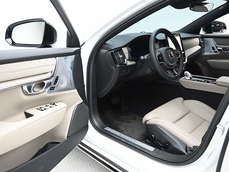 Volvo  Ultra, B5 마일드 하이브리드, 가솔린, 다크