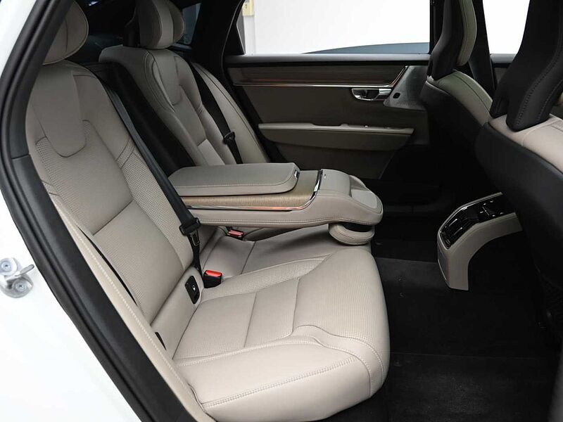 Volvo  Ultra, B5 마일드 하이브리드, 가솔린, 다크