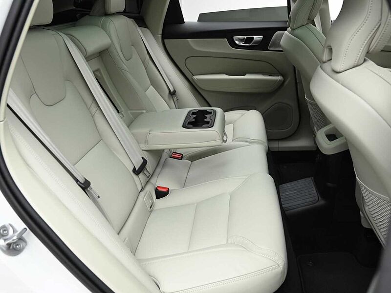 Volvo  Ultra, T8 AWD 플러그-인 하이브리드, 전기/가솔린, 브라이트