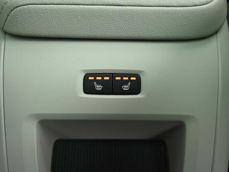 Volvo  Ultra, T8 AWD 플러그-인 하이브리드, 전기/가솔린, 브라이트