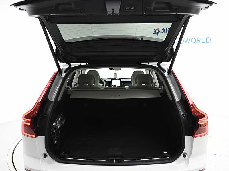 Volvo  Ultra, T8 AWD 플러그-인 하이브리드, 전기/가솔린, 브라이트