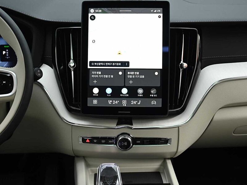 Volvo  Ultra, T8 AWD 플러그-인 하이브리드, 전기/가솔린, 브라이트