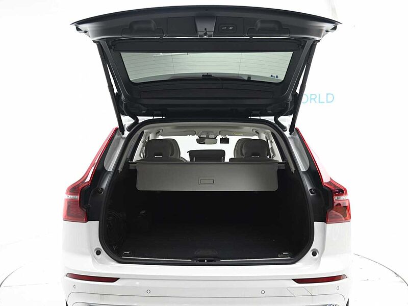 Volvo  Ultra, T8 AWD 플러그-인 하이브리드, 전기/가솔린, 브라이트