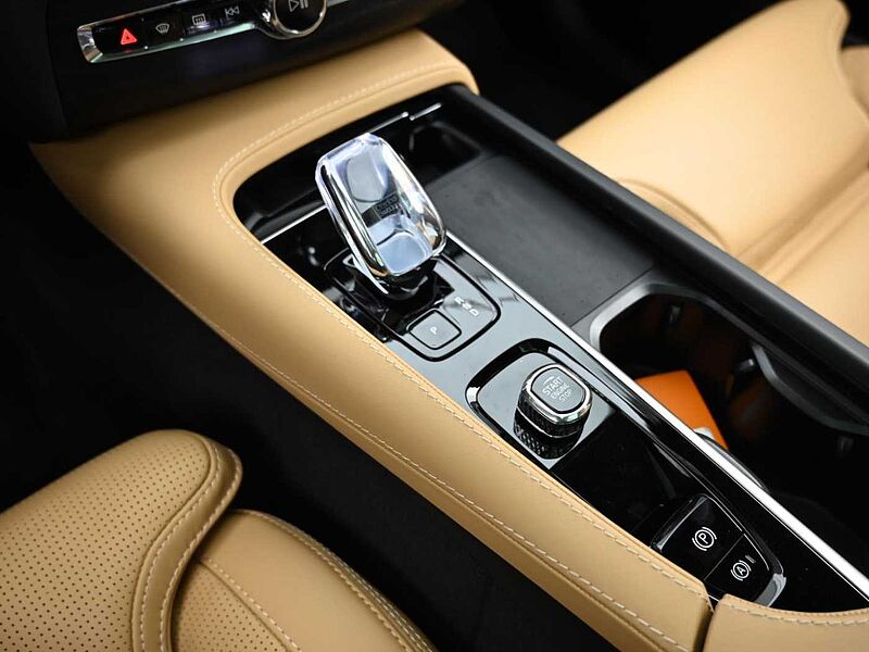 Volvo  Recharge Ultimate, T8 AWD 플러그-인 하이브리드, 전기/가솔린, 브라이트, 7 좌석