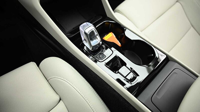 Volvo  Ultra, B4 AWD 마일드 하이브리드, 가솔린, 브라이트