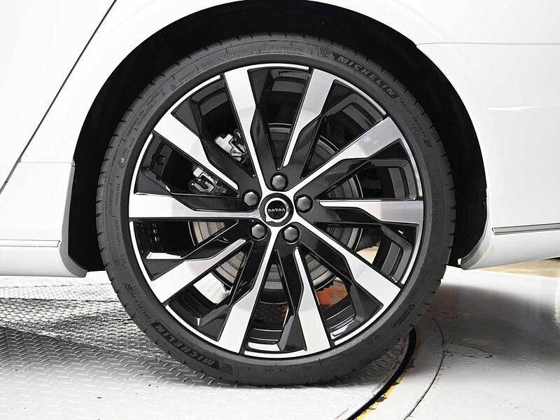 Volvo Ultra, B5 마일드 하이브리드, 가솔린, 브라이트
