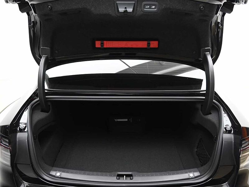 Volvo Ultra, B5 마일드 하이브리드, 가솔린, 다크