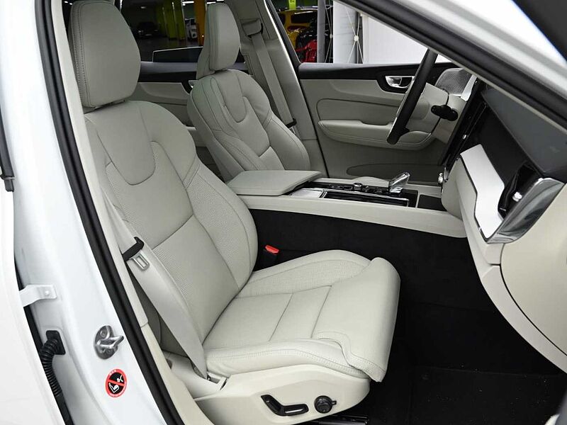 Volvo  Ultra, T8 AWD 플러그-인 하이브리드, 전기/가솔린, 브라이트