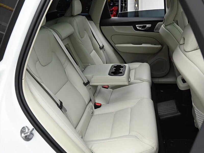Volvo  Ultra, T8 AWD 플러그-인 하이브리드, 전기/가솔린, 브라이트