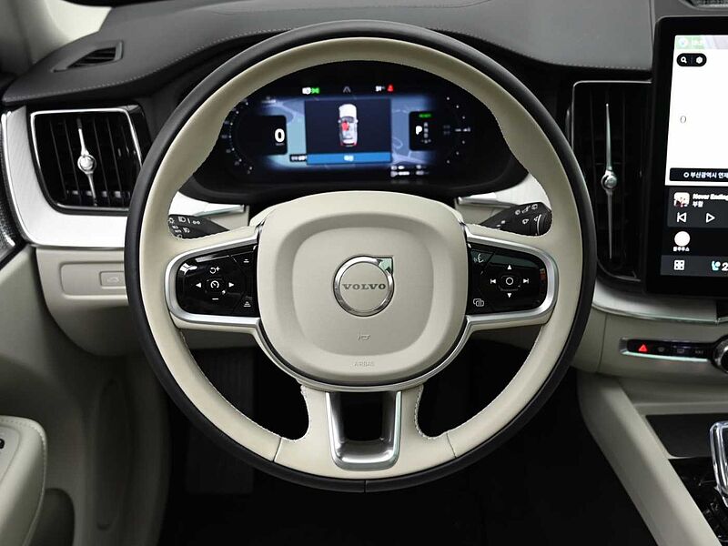 Volvo  Ultra, T8 AWD 플러그-인 하이브리드, 전기/가솔린, 브라이트