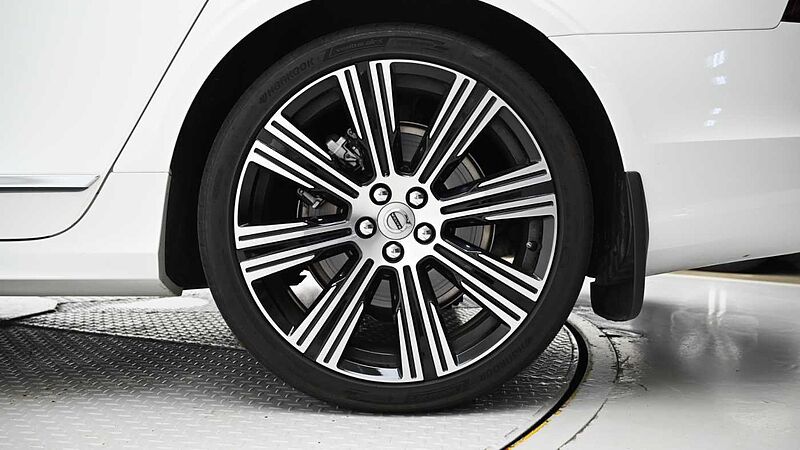 Volvo  Ultimate, B6 AWD mild hybrid, 가솔린, Bright