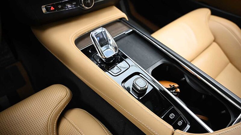 Volvo  Ultimate, B6 AWD mild hybrid, 가솔린, Bright