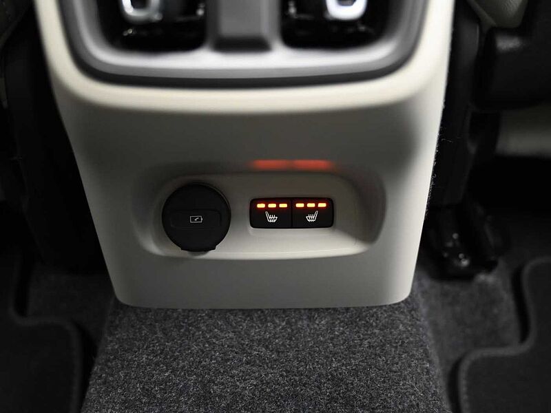Volvo  Ultra, B4 AWD 마일드 하이브리드, 가솔린, 다크
